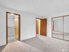 1210 101st Place NE 1210, Bellevue WA 98004