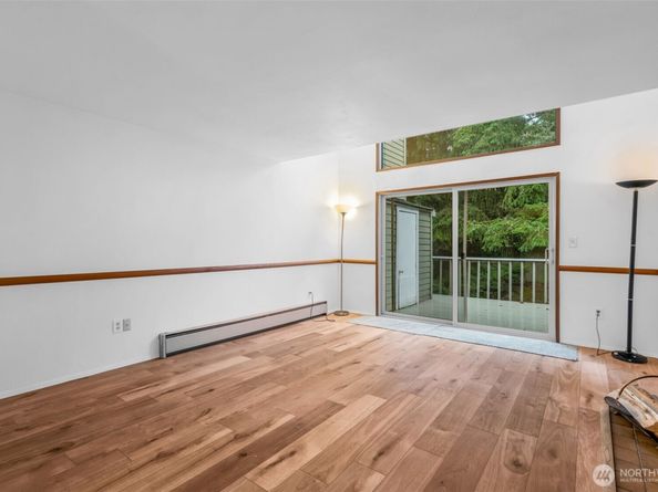 1210 101st Place NE 1210, Bellevue WA 98004