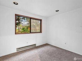 1210 101st Place NE 1210, Bellevue WA 98004