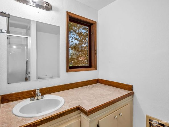 1210 101st Place NE 1210, Bellevue WA 98004