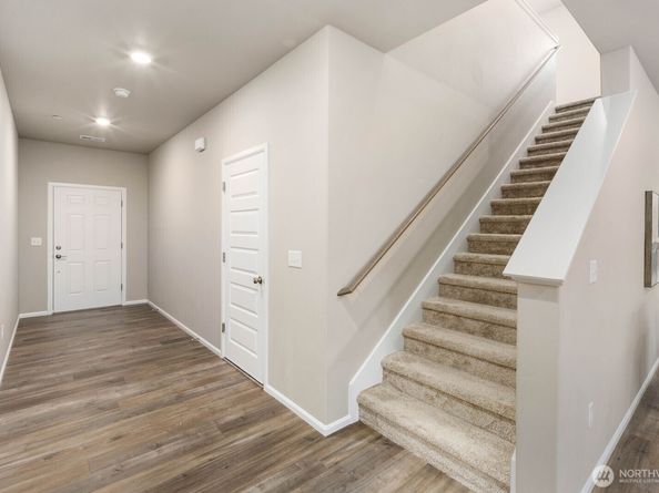 1214 Baker Heights Loop, Bremerton WA 98312