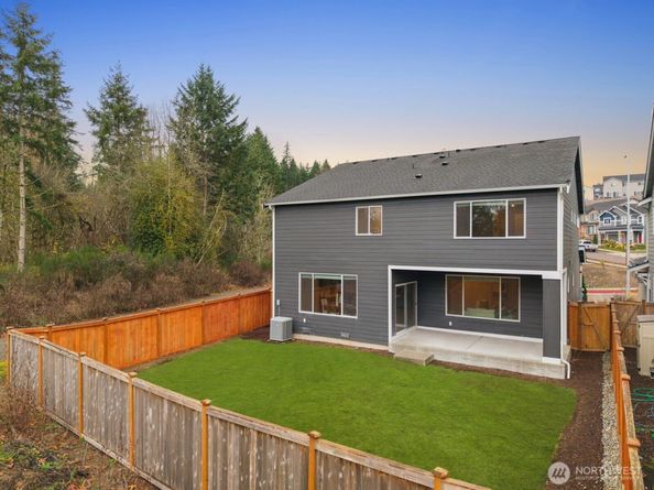 1214 Baker Heights Loop, Bremerton WA 98312