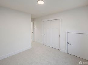 20 160th Place SE, Bothell WA 98012