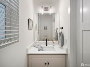 20 160th Place SE, Bothell WA 98012