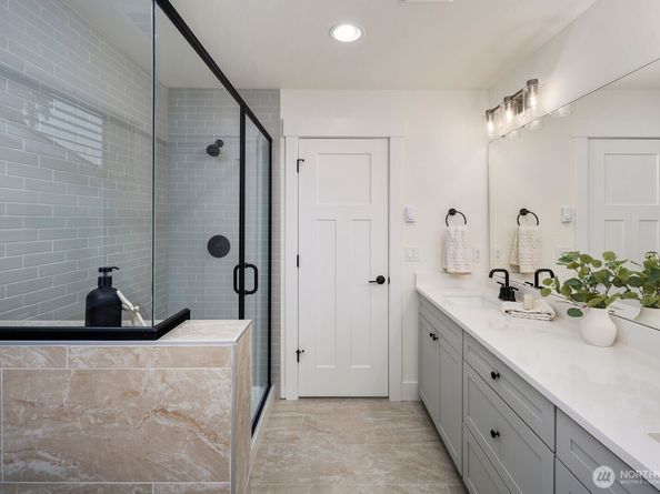 20 160th Place SE, Bothell WA 98012