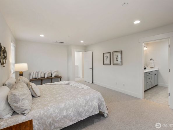 20 160th Place SE, Bothell WA 98012