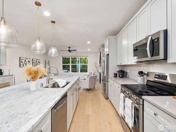 20 160th Place SE, Bothell WA 98012