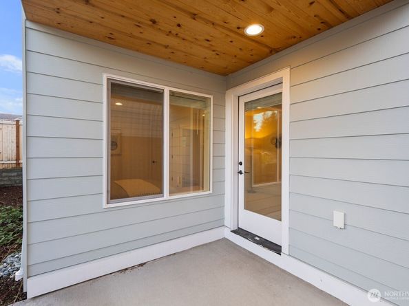 20 160th Place SE, Bothell WA 98012