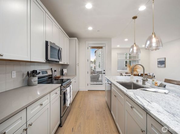 20 160th Place SE, Bothell WA 98012