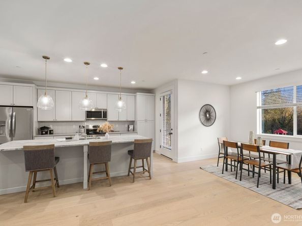 20 160th Place SE, Bothell WA 98012