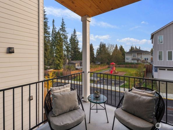 20 160th Place SE, Bothell WA 98012