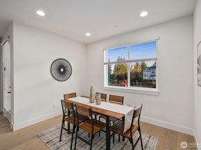 20 160th Place SE, Bothell WA 98012