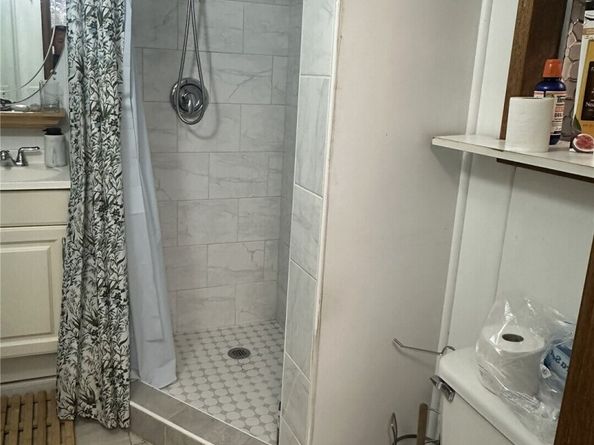 16545 Des Moines Memorial Drive S, Burien WA 98148