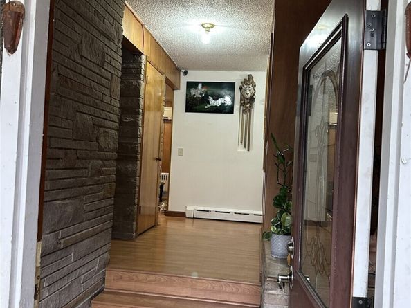 16545 Des Moines Memorial Drive S, Burien WA 98148