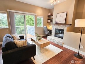 2272 Newport Way NW 14, Issaquah WA 98027