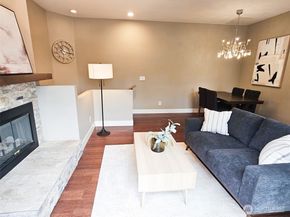 2272 Newport Way NW 14, Issaquah WA 98027