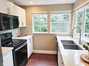 2272 Newport Way NW 14, Issaquah WA 98027