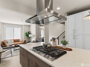 13239 NE 143rd Court 14, Woodinville WA 98072