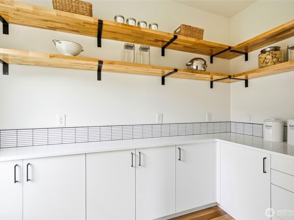 3757 SW Austin Street, Seattle WA 98126