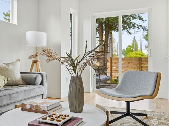 3757 SW Austin Street, Seattle WA 98126