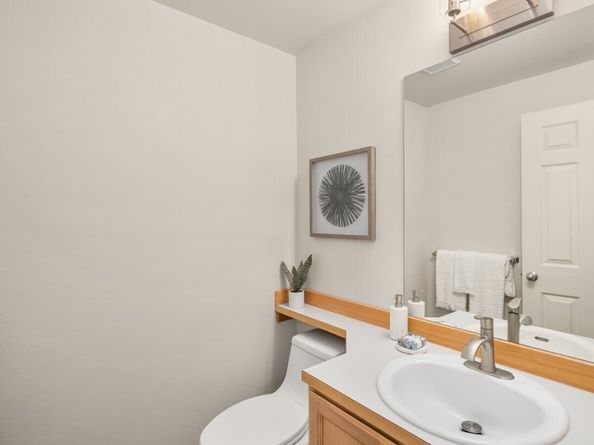 1430 32nd Avenue, Seattle WA 98122