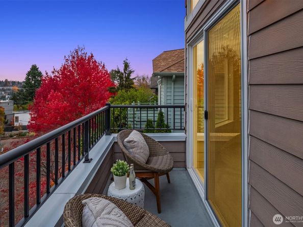 1430 32nd Avenue, Seattle WA 98122