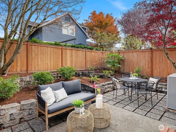 1430 32nd Avenue, Seattle WA 98122