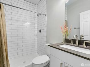 6641 Carleton Avenue S B, Seattle WA 98108