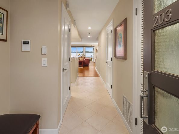 6363 Lake Washington Boulevard NE 203, Kirkland WA 98033
