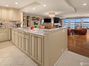 6363 Lake Washington Boulevard NE 203, Kirkland WA 98033