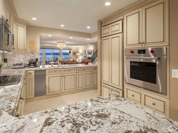 6363 Lake Washington Boulevard NE 203, Kirkland WA 98033