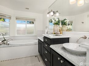 1206 E Republican Street, Seattle WA 98102