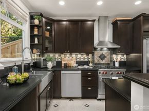 1206 E Republican Street, Seattle WA 98102