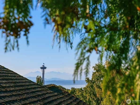 1206 E Republican Street, Seattle WA 98102