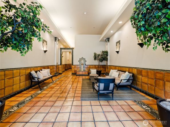 526 1st Avenue S 203, Seattle WA 98104