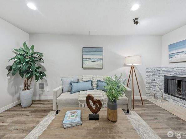 1940 N Northgate Way, Seattle WA 98133