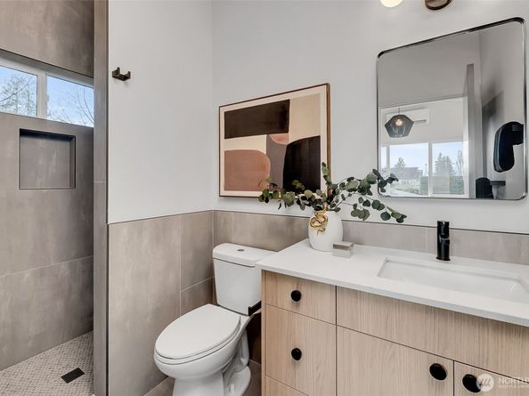 4407 S Holly Street, Seattle WA 98118