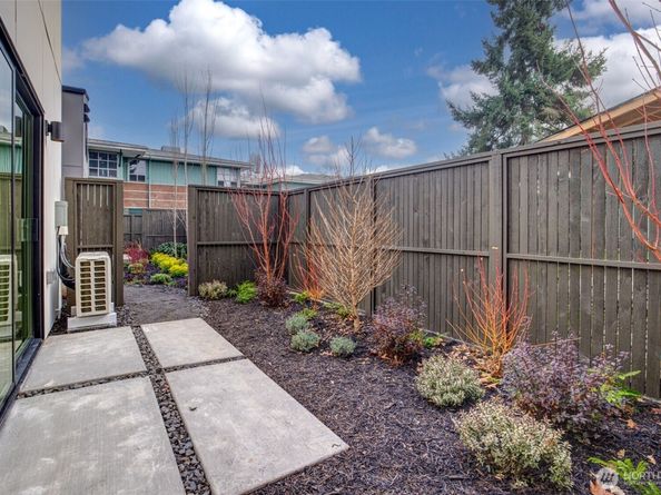 4407 S Holly Street, Seattle WA 98118