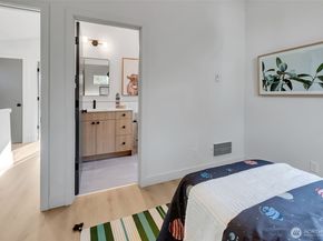 4407 S Holly Street, Seattle WA 98118