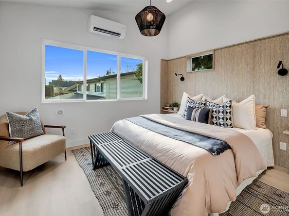 4407 S Holly Street, Seattle WA 98118