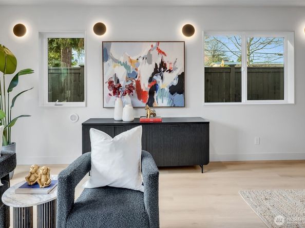 4407 S Holly Street, Seattle WA 98118