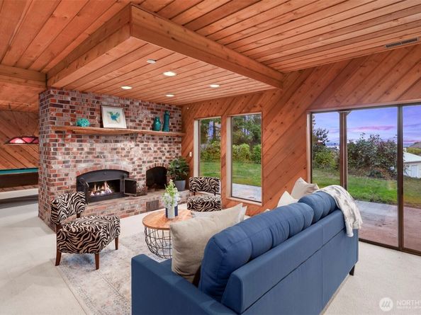 1083 Puget Drive E, Port Orchard WA 98366