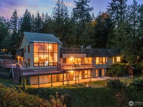 1083 Puget Drive E, Port Orchard WA 98366