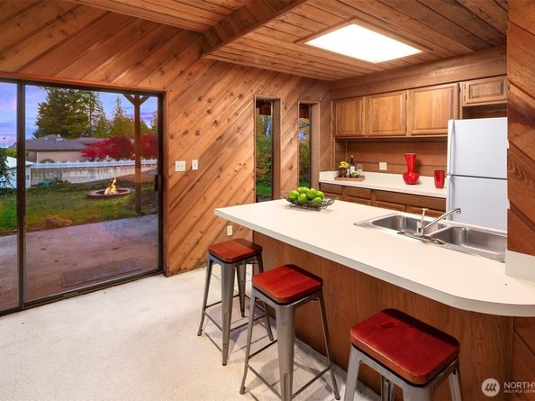 1083 Puget Drive E, Port Orchard WA 98366