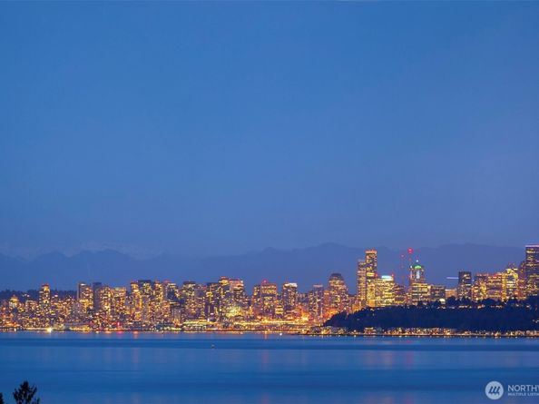 1083 Puget Drive E, Port Orchard WA 98366