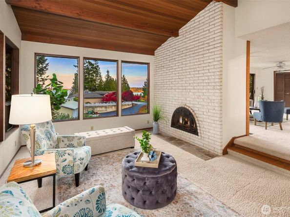 1083 Puget Drive E, Port Orchard WA 98366