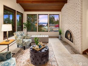 1083 Puget Drive E, Port Orchard WA 98366