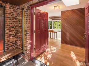 1083 Puget Drive E, Port Orchard WA 98366