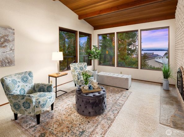 1083 Puget Drive E, Port Orchard WA 98366