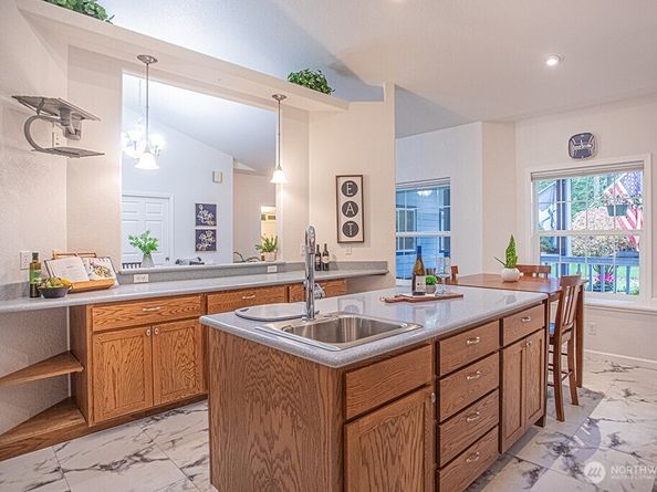 2213 NW Mountain View Road, Silverdale WA 98383